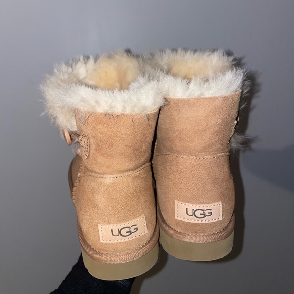 UGG - Mini Bailey Button II Genuine Sherling Boot - Chestnut - Women - Picture 2 of 10